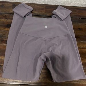 Lulumelon lavender (purple) Align 25 inch length pants size 2